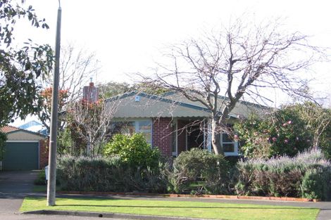 Photo of property in 16 Edwards Place, Terrace End, Palmerston North, 4410