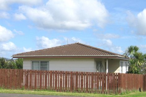 Photo of property in 16a Benchmark Drive, Massey, Auckland, 0614