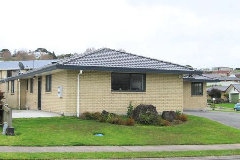Photo of property in 70 Cabeleigh Drive, Helensville, 0800