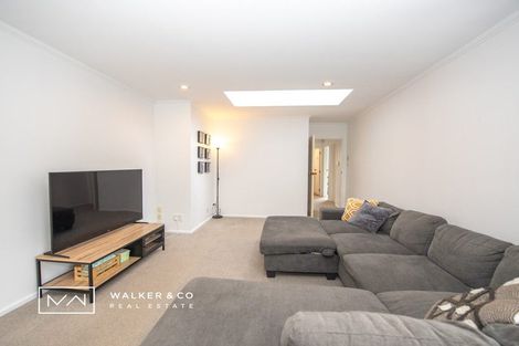 Photo of property in 2 Bathurst Street, Heretaunga, Upper Hutt, 5018