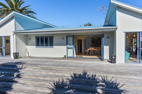 Photo of property in 17 Hona Street, Waikanae Beach, Waikanae, 5036