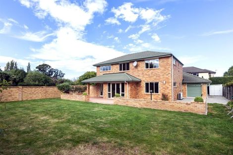 Photo of property in 64 Willowview Drive, Redwood, Christchurch, 8051