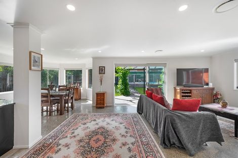 Photo of property in 28 Arataki Road, Havelock North, 4130