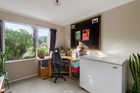 Photo of property in 14 Kowhai Street, Tawa, Wellington, 5028