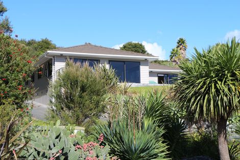 Photo of property in 2 Coachmans Way, Cable Bay, 0420