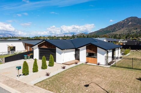 Photo of property in 4 Pennycook Place, Lake Hawea, Wanaka, 9382
