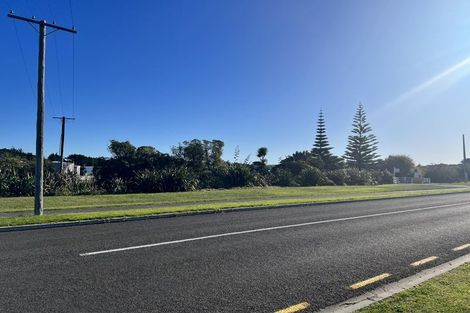 Photo of property in 19 Nash Parade, Foxton Beach, Foxton, 4815