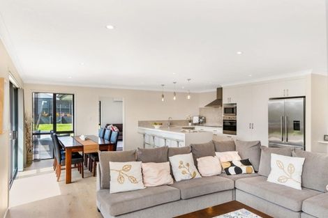 Photo of property in 6 Vivien Place, Patumahoe, Pukekohe, 2679