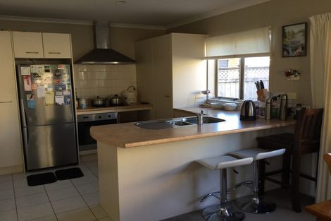 Photo of property in 38 Espalier Drive, Henderson, Auckland, 0612