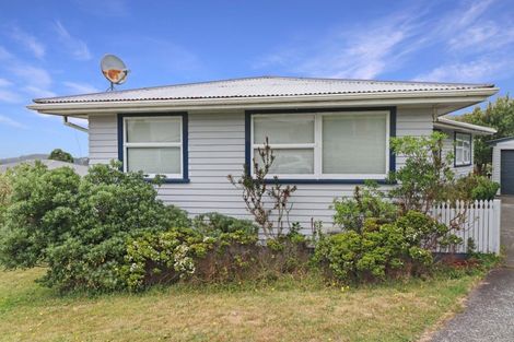 Photo of property in 6 Lenox Grove, Johnsonville, Wellington, 6037
