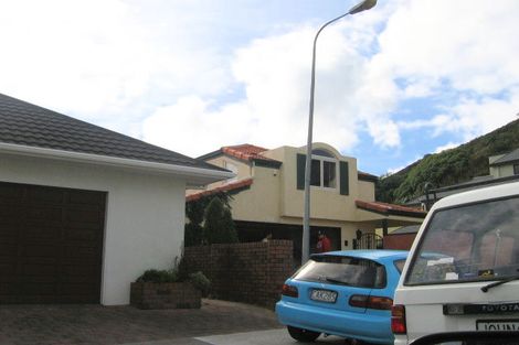 Photo of property in 10 Countess Close, Maupuia, Wellington, 6022