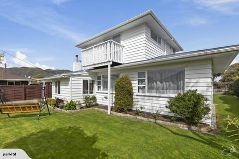 Photo of property in 13 Whites Line West, Woburn, Lower Hutt, 5010