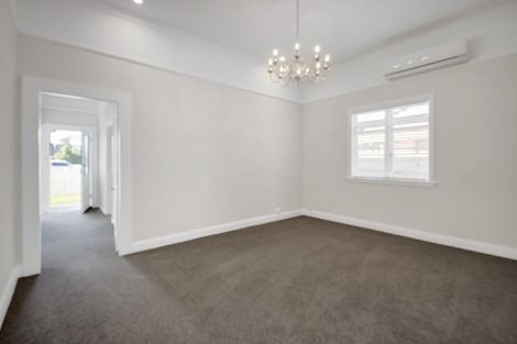 Photo of property in 16 Maire Street, Inglewood, 4330