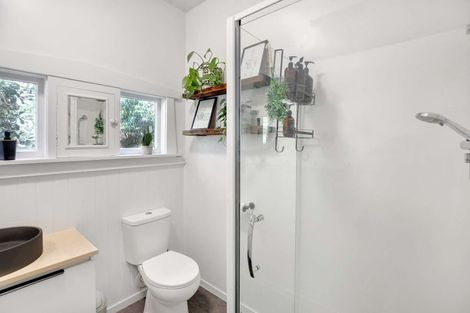 Photo of property in 14 Queens Avenue, Waikuku Beach, 7402