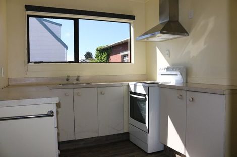 Photo of property in 46 Fitchett Street, Palmerston North, 4410