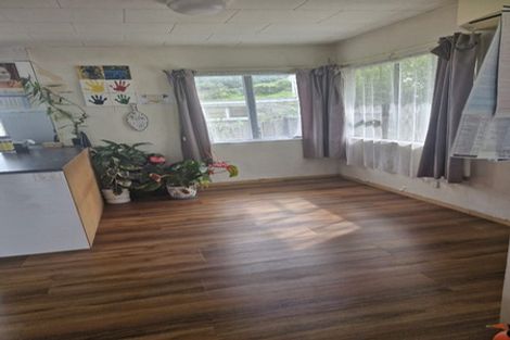 Photo of property in 2/27 Hutchinson Avenue, New Lynn, Auckland, 0600