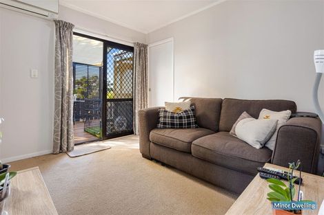 Photo of property in 123 Waimumu Road, Massey, Auckland, 0614