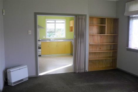 Photo of property in 6 Peace Avenue, Moturoa, New Plymouth, 4310