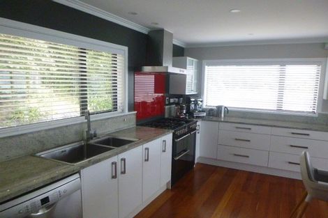 Photo of property in 124 Nevay Road, Karaka Bays, Wellington, 6022