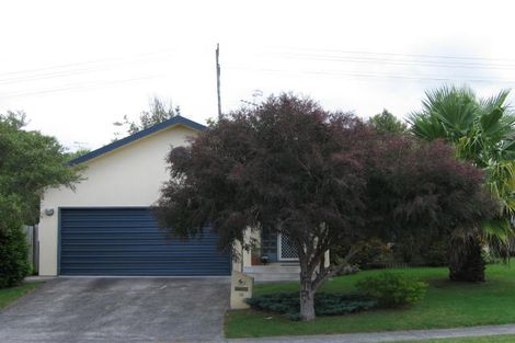 Photo of property in 15 Lanier Place, Glendene, Auckland, 0602