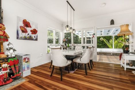 Photo of property in 70 Grande Vue Road, Hillpark, Auckland, 2102