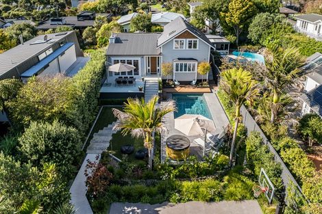 Photo of property in 15 Nikau Street, Eastbourne, Lower Hutt, 5013