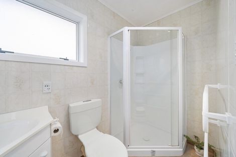 Photo of property in 18 Buckley Grove, Paraparaumu, 5032