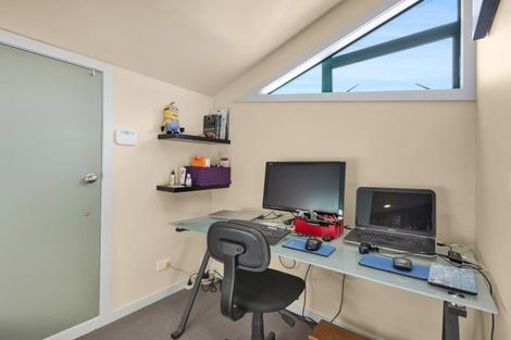 Photo of property in 1 Te Mara Place, Merrilands, New Plymouth, 4312