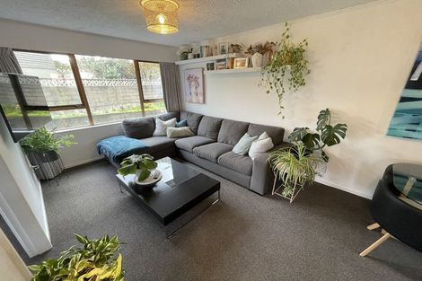 Photo of property in 2a Laurel Grove, Maungaraki, Lower Hutt, 5010