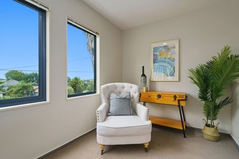 Photo of property in 37a Parr Terrace, Castor Bay, Auckland, 0620