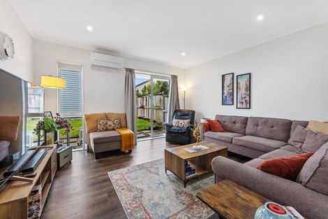 Photo of property in 20 Warbler Crescent, Papakura, 2110