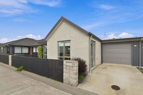 Photo of property in 6 Salers Lane, Papamoa, 3118