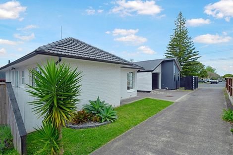 Photo of property in 54c Te Atatu Road, Te Atatu South, Auckland, 0610