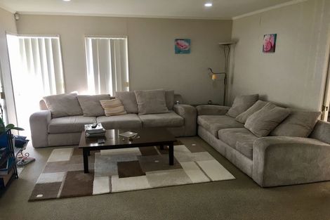 Photo of property in 10 Craigavon Drive, East Tamaki, Auckland, 2013