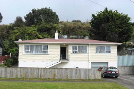 Photo of property in 18 Whakawhiti Street, Marfell, New Plymouth, 4310