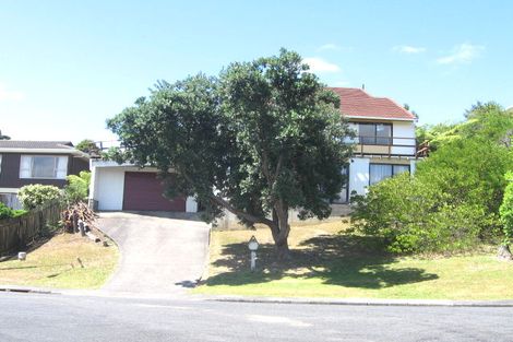 Photo of property in 16 Pemberton Avenue, Bayview, Auckland, 0629