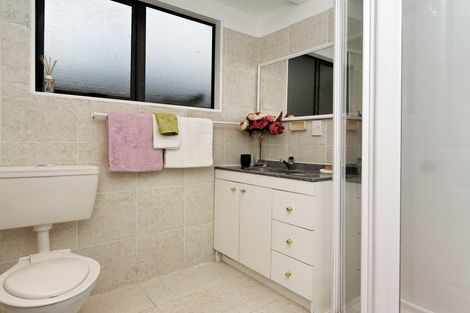 Photo of property in 120a Hutchinson Avenue, New Lynn, Auckland, 0600