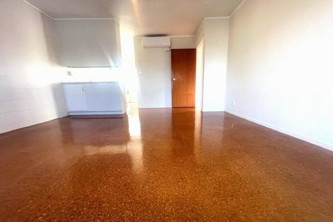 Photo of property in 4/318 Te Atatu Road, Te Atatu South, Auckland, 0610