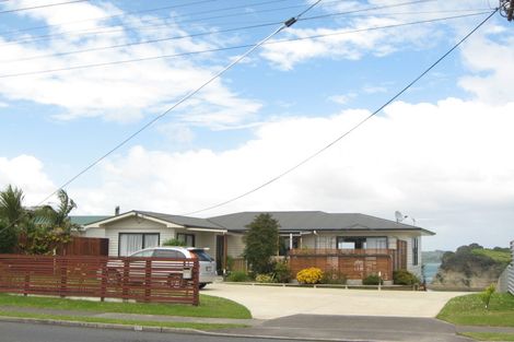 Photo of property in 757 Whangaparaoa Road, Manly, Whangaparaoa, 0930