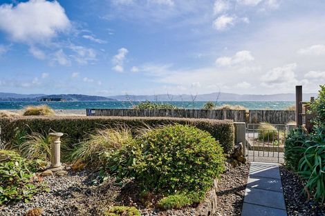 Photo of property in 143 Marine Parade, Eastbourne, Lower Hutt, 5013