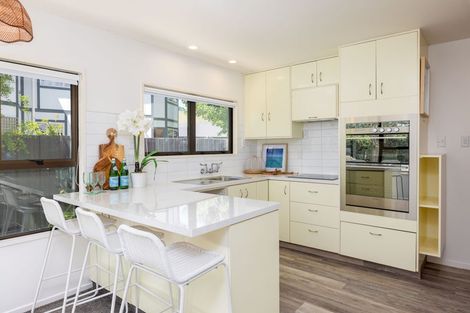 Photo of property in 21 Celia Street, Redcliffs, Christchurch, 8081