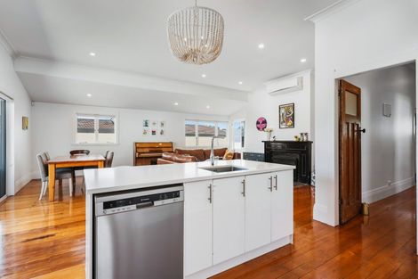 Photo of property in 16 Wolfe Street, Regent, Whangarei, 0112