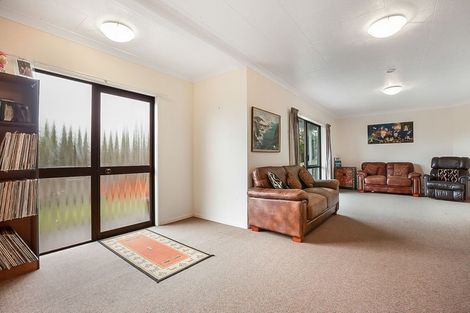 Photo of property in 58 Stratford Drive, Cable Bay, 0420
