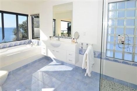 Photo of property in 102 Pacific Parade, Army Bay, Whangaparaoa, 0930