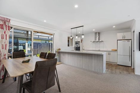 Photo of property in 21 Batty Street, Papamoa Beach, Papamoa, 3118