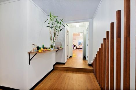 Photo of property in 37 Roberts Road, Te Atatu South, Auckland, 0610