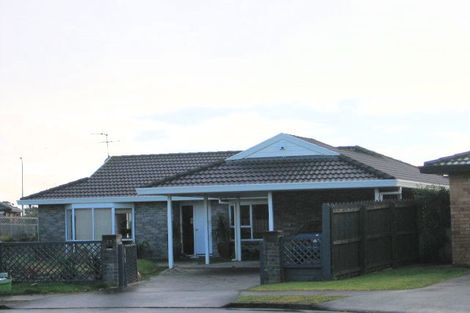 Photo of property in 23 Heathridge Place, Burswood, Auckland, 2013