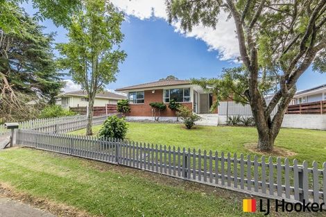 Photo of property in 8 Leaver Place, Weymouth, Auckland, 2103