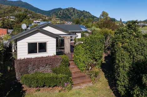 Photo of property in 21 Captains Close, Waikawa, Picton, 7220