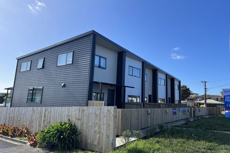 Photo of property in 150d Chivalry Road, Glenfield, Auckland, 0629